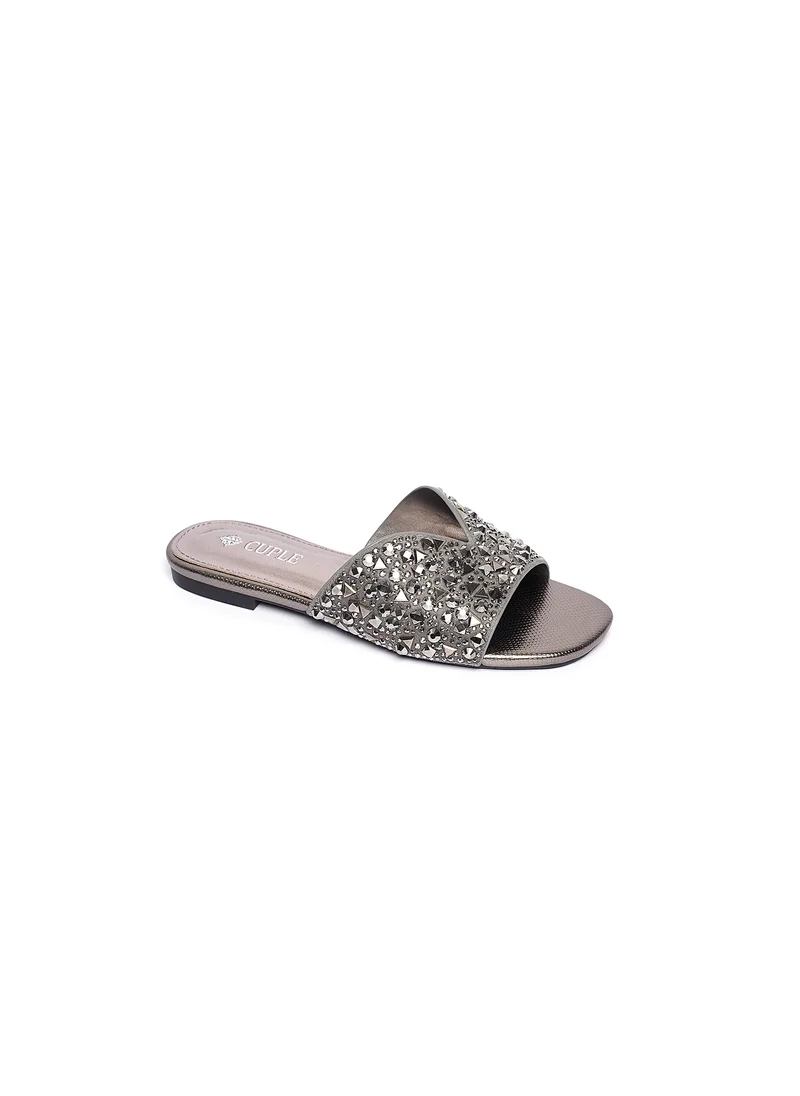كيوبل Girls embellished slide sandals