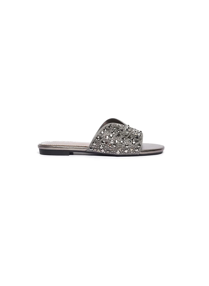 كيوبل Girls embellished slide sandals