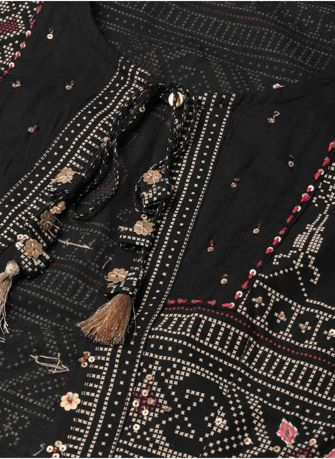 آي شين Straight Fit Printed Pattern Round Neck Three-Quarter Sleeves Black Colour Woven Cotton Kurta Set for Women with Semi Elastic Closure - Perfect for your Festive Celebrations