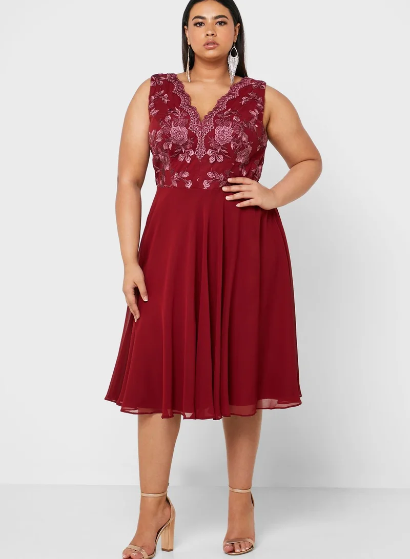 chi chi london curve Lace V-Neck Dress