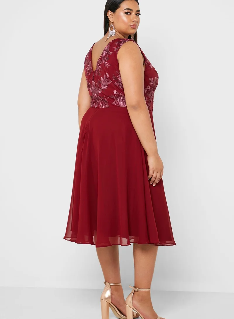 chi chi london curve Lace V-Neck Dress