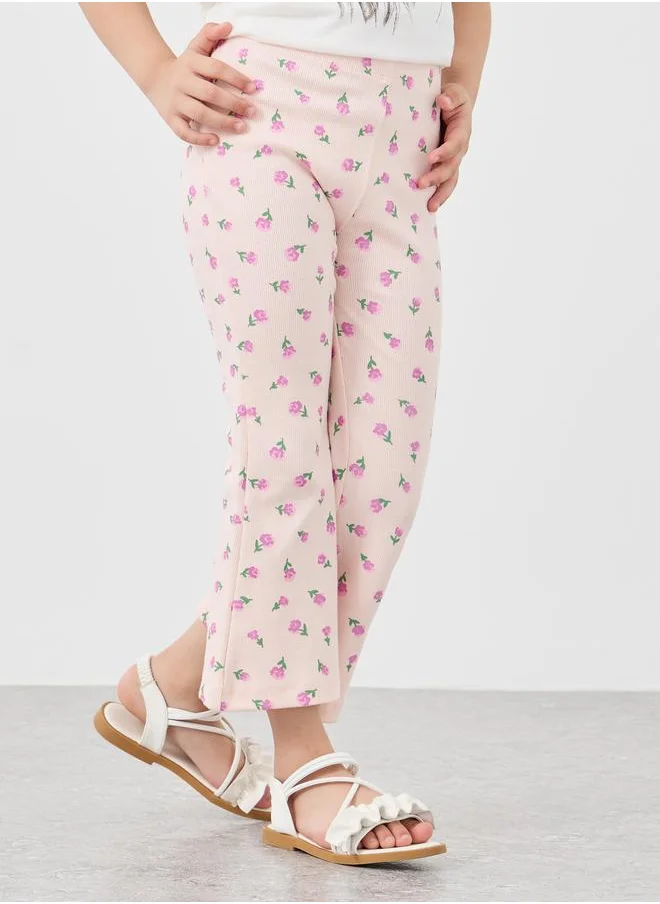 Styli Styli All-Over Print Fit and Flare Leggings