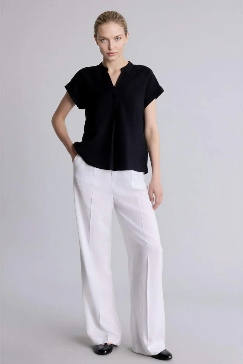 ديفاكتو Relax Fit Flap Collar Short Sleeve Blouse