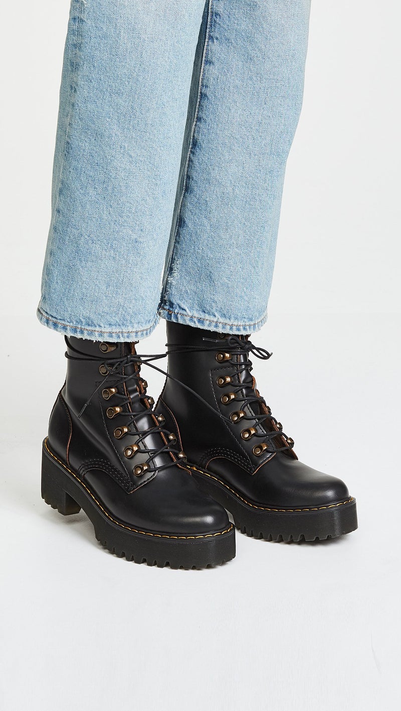 Dr Martens حذاء دكتور مارتنز النسائي ليونا الجلد بكعب، أسود ناعم، 8 - Image 3