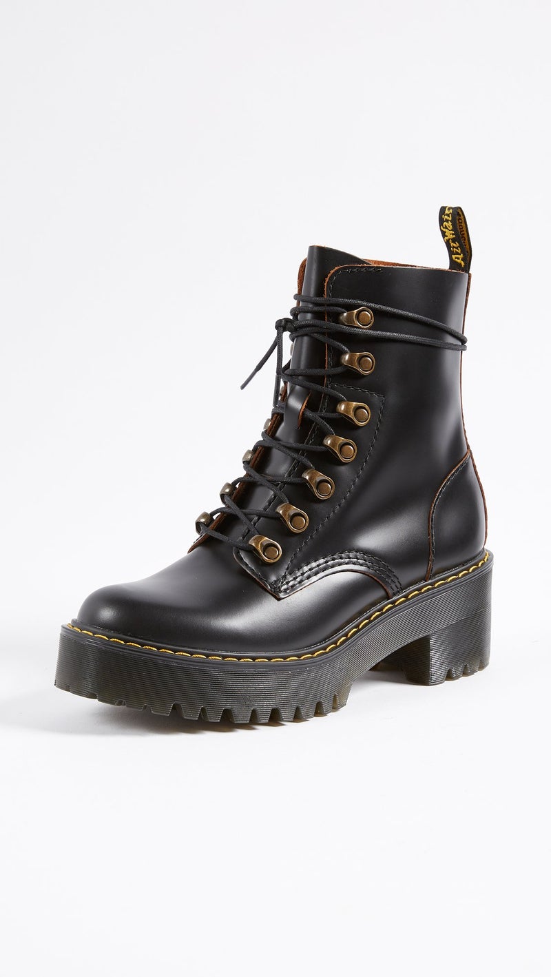 Dr Martens حذاء دكتور مارتنز النسائي ليونا الجلد بكعب، أسود ناعم، 8 - Image 2