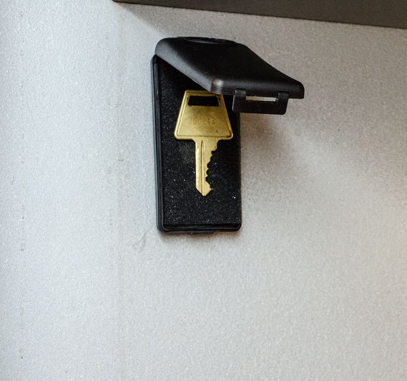 Custom Accessories 46061 Twin Set Magnetic Key Holder , black - Image 3