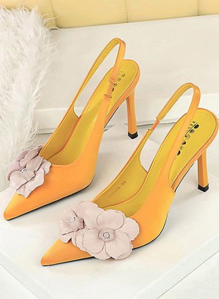 بيج تري المرأة مغلقة أشارت إصبع القدم كعب عالي مع الزهور الديكور الأصفر 9.5CM - Image 1