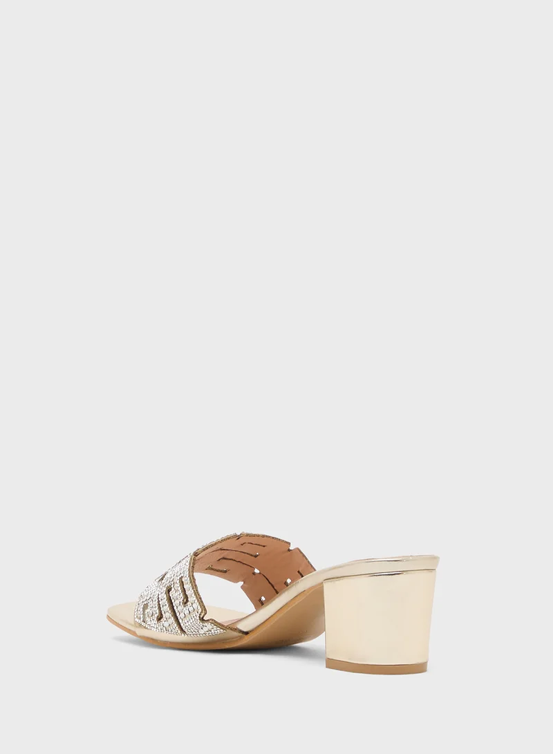 ترافل من نمشي Muled Sandals With Mid Heel