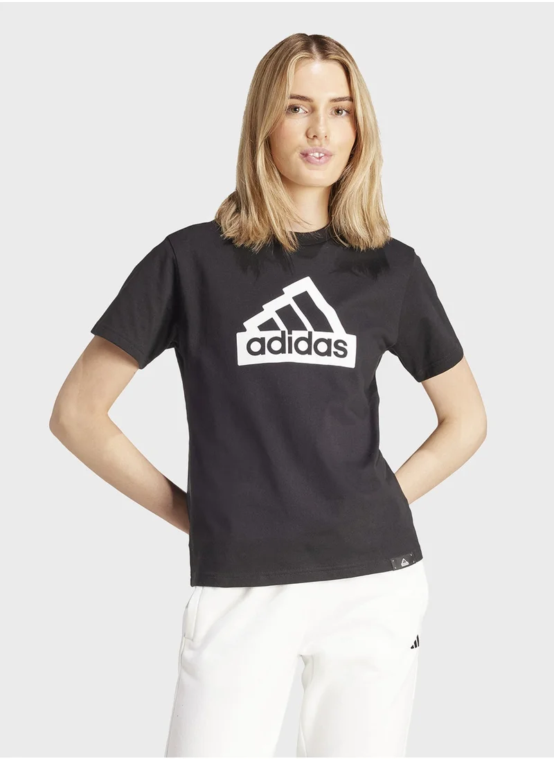 Adidas Modern Essentail Graphic T-Shirt