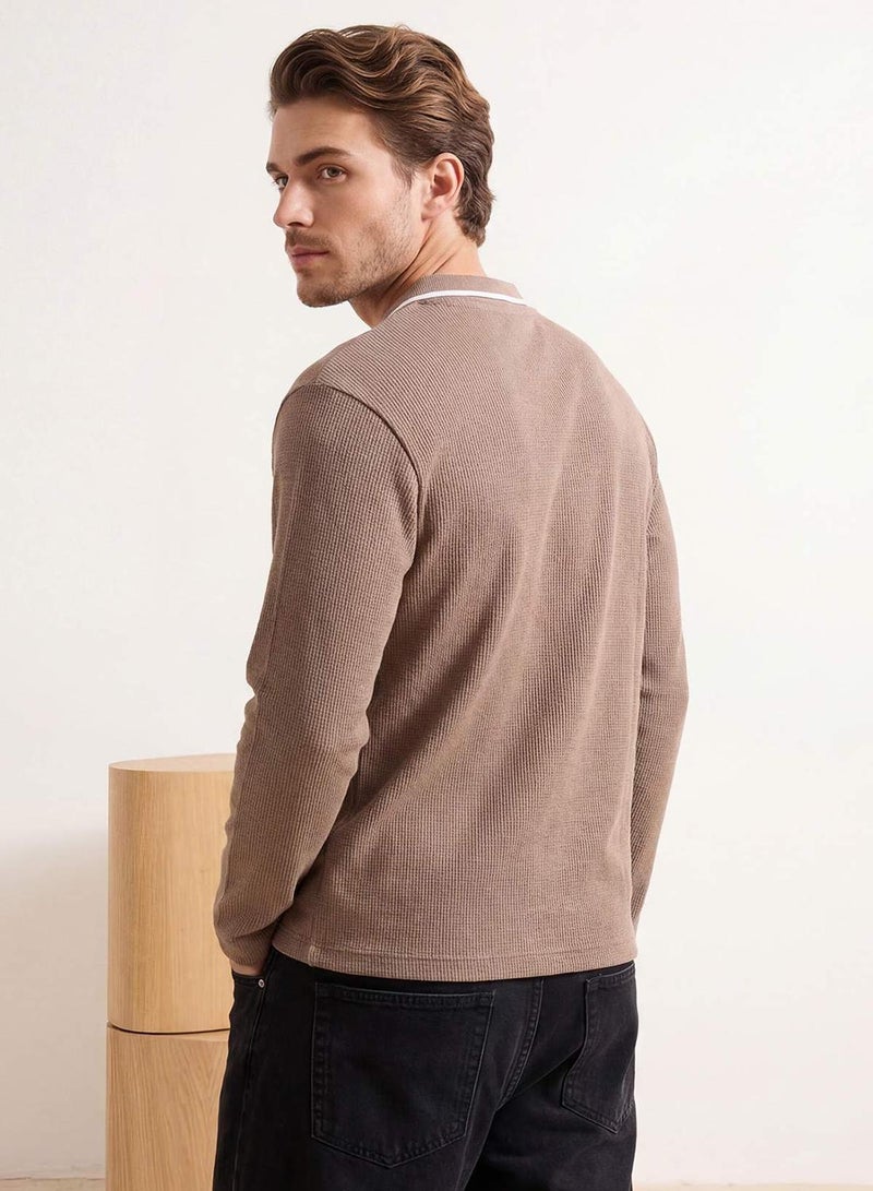 trendyol Light Brown Loose Fit Textured Collar Line Detail Zippered Polo Neck T-Shirt - Image 3