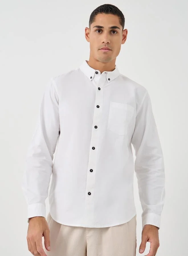 ستايلي قميص أكسفورد بقصة عادية وياقة بأزرار