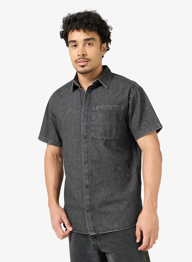 Short Sleeve Slim Fit Shirt