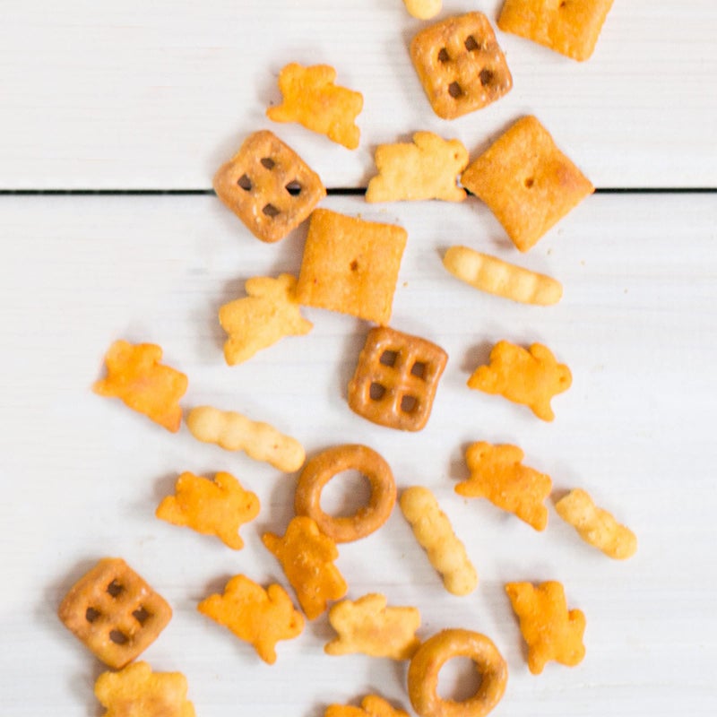 Annie's Cheddar Snack Mix With Assorted Crackers and Pretzels, Made with Real Cheese, 9 oz - Image 2