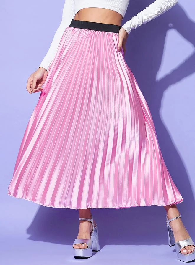 ستايل ستون تنورة ميدي ساتان بتفاصيل كسرات