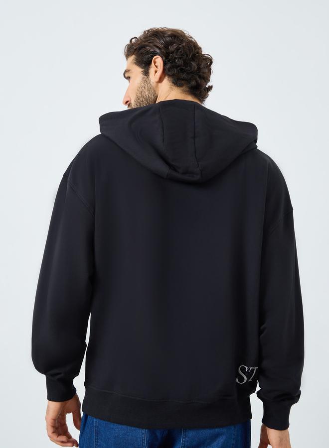 Styli Black Placement Print Oversized Hoodie - Image 5
