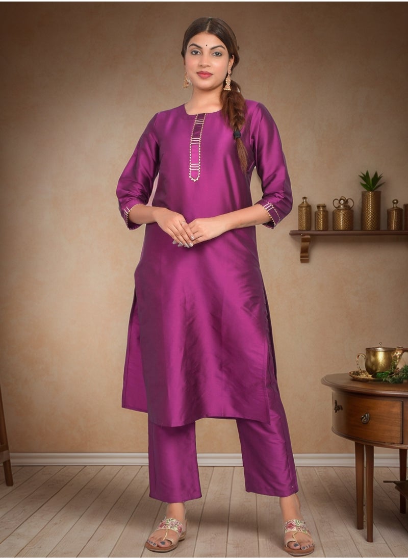 ريارا - كورتي نسائي بنفسجي مع بنطلون طقم 3/4 كم كورتا بانت طقم حرير فني (تفتا عادي) مقاس S - Image 1