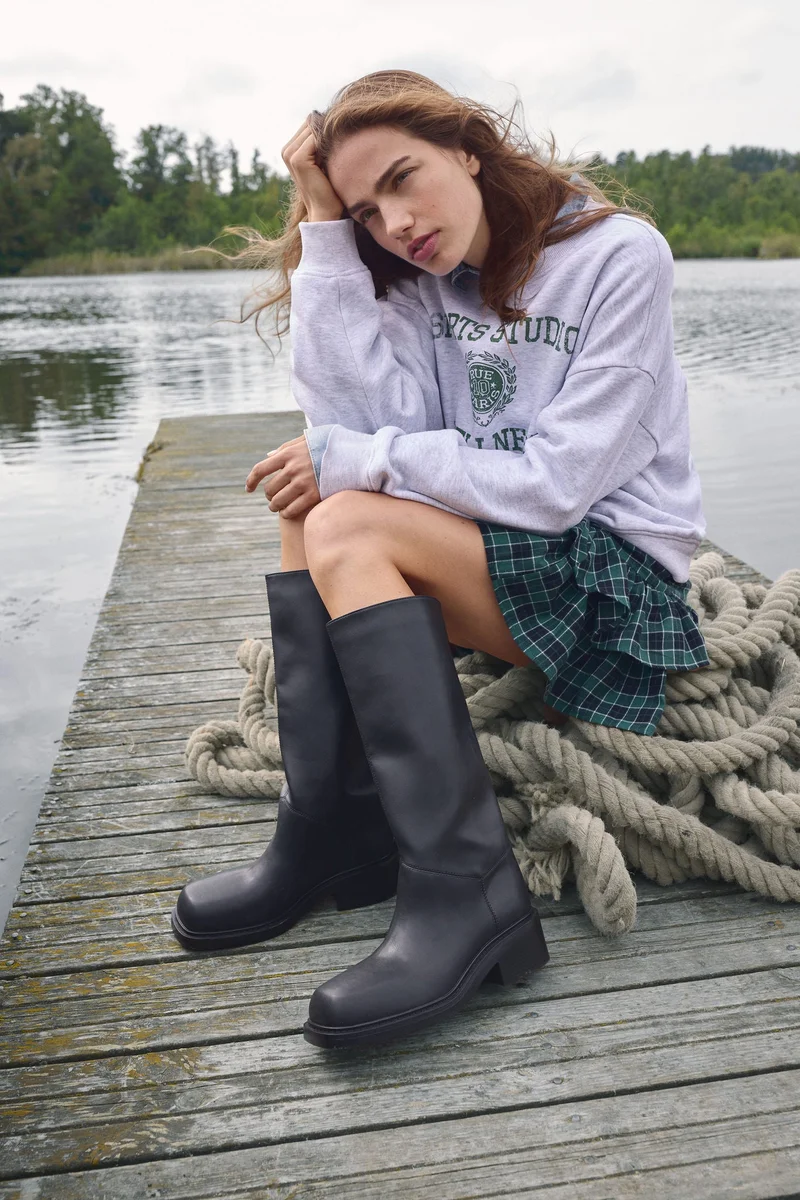 اتش اند ام بووت بكعب عريض