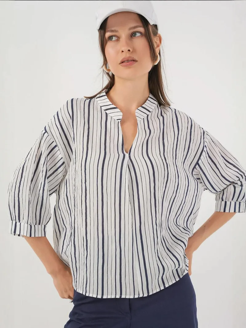 بيغ دارت بلوزة بياقة على شكل حرف  مخططة