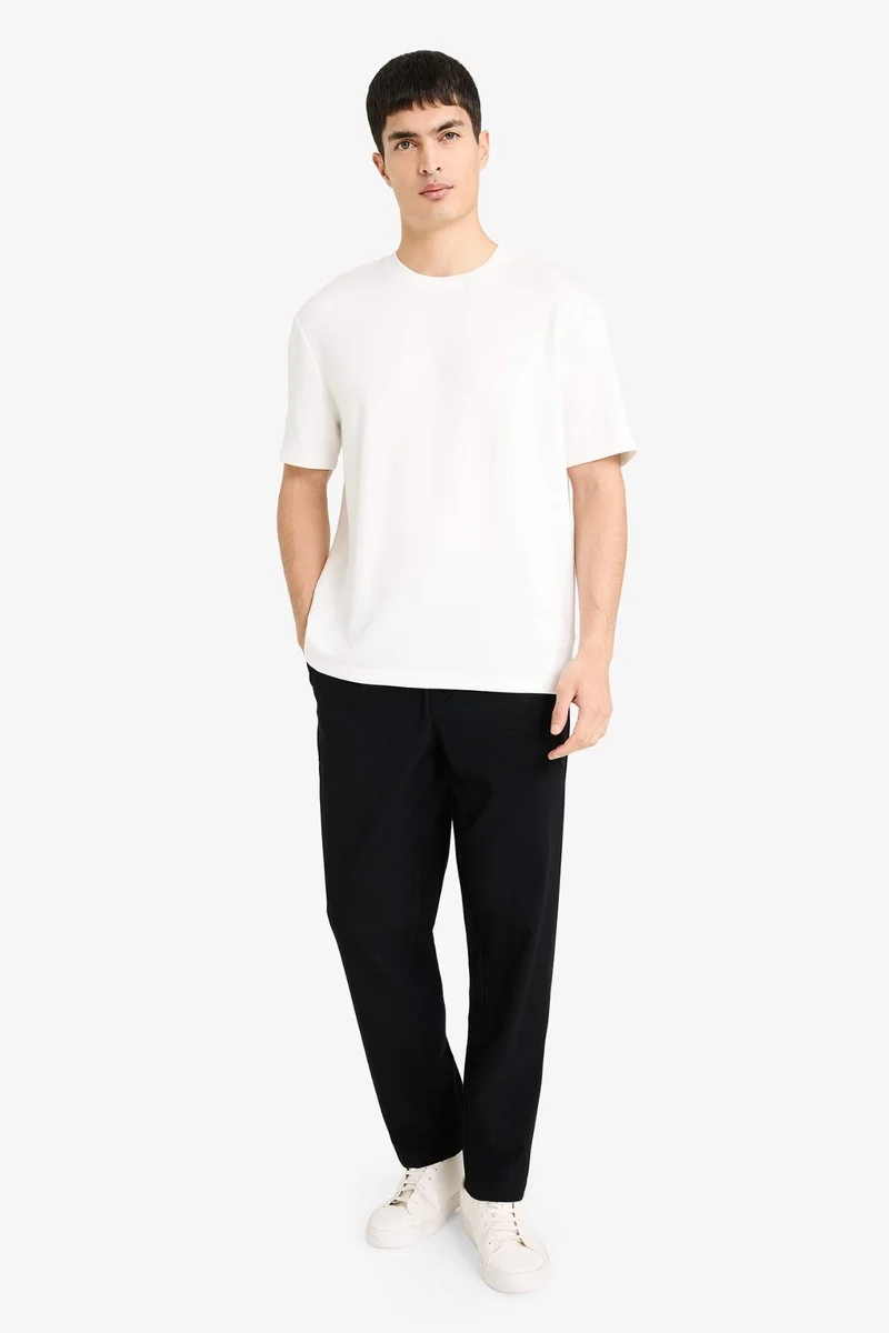 ديفاكتو Regular Fit Basic T-Shirt