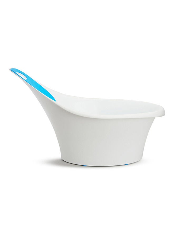 Munchkin Sit and Soak Baby Bath Tub with Built-In Support Bump and Padded Foam Back Rest, Bonus Pull-Tab Drain and Storage Hook, 0-12 Months, White - Image 2