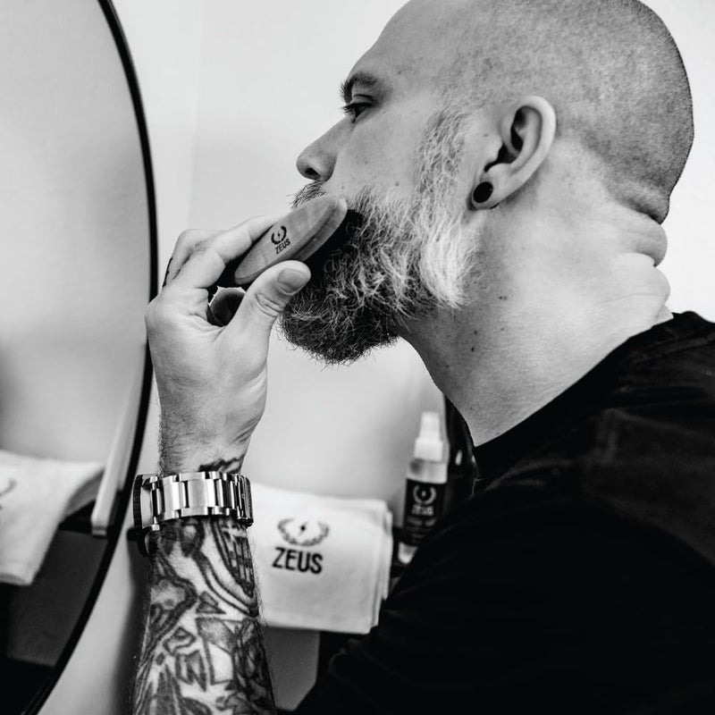 ZEUS Vegan Pocket Beard Brush, Soft Bristle & Animal-Free Grooming Brush for Taming & Styling Beard â€“ Made in Germany (N73) - Image 3