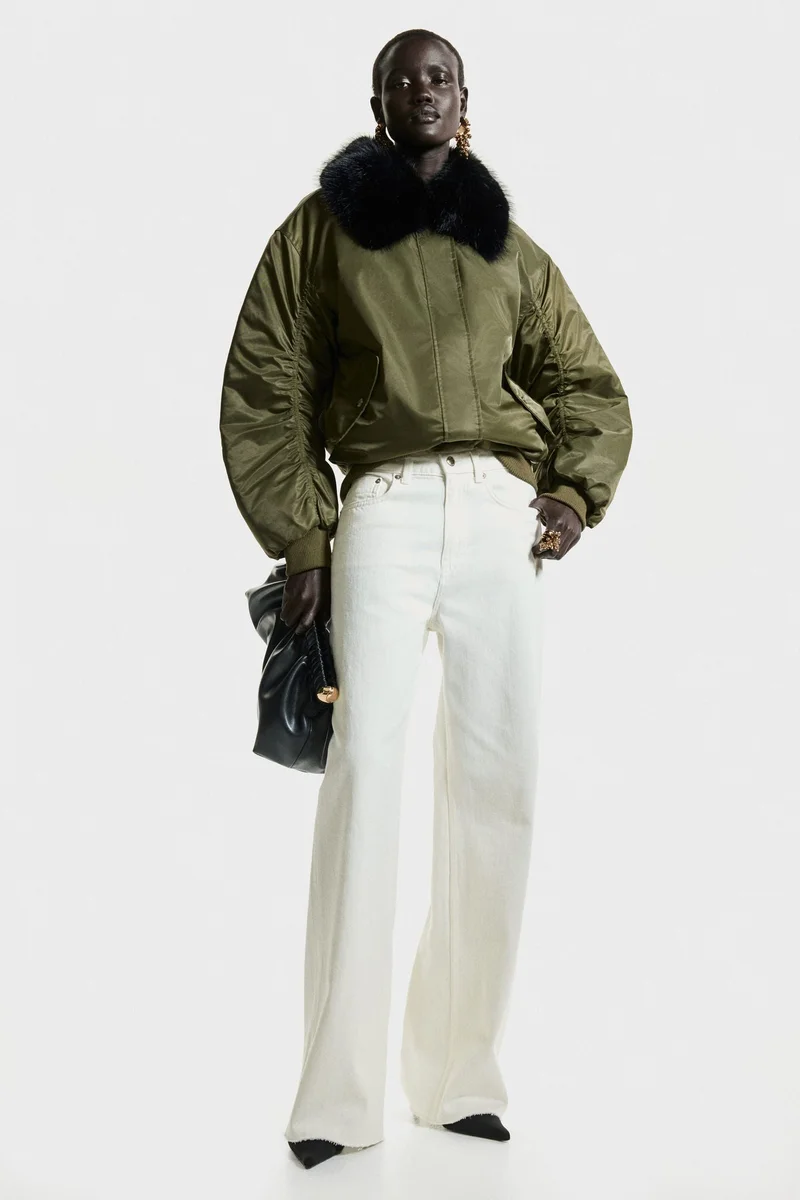 اتش اند ام جينز بخصر عالي وقصّة واسعة