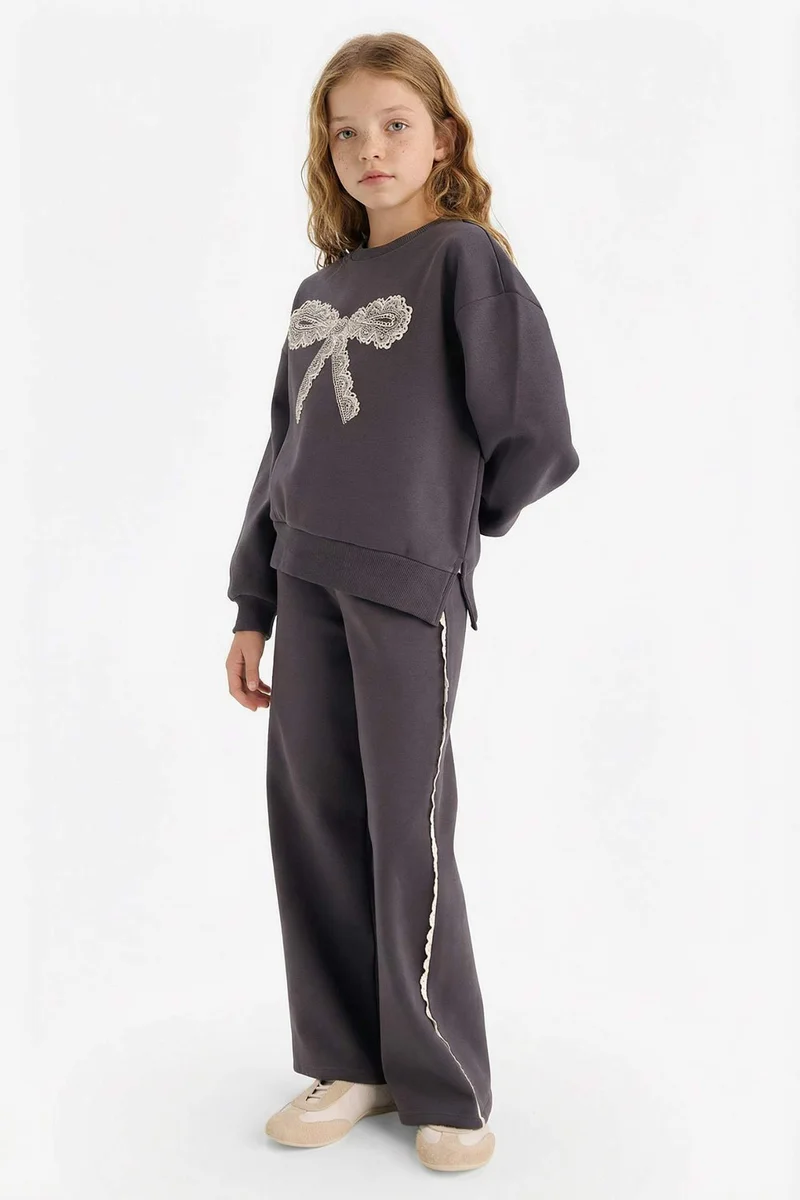 ديفاكتو Girl Oversize Fit Heart Patterned Thick Fabric Sweatshirt