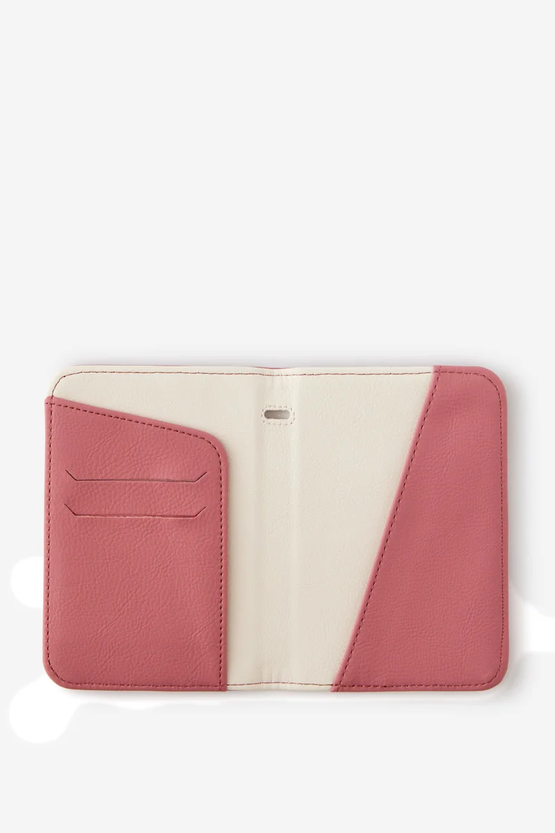 تايبو Passport Holder
