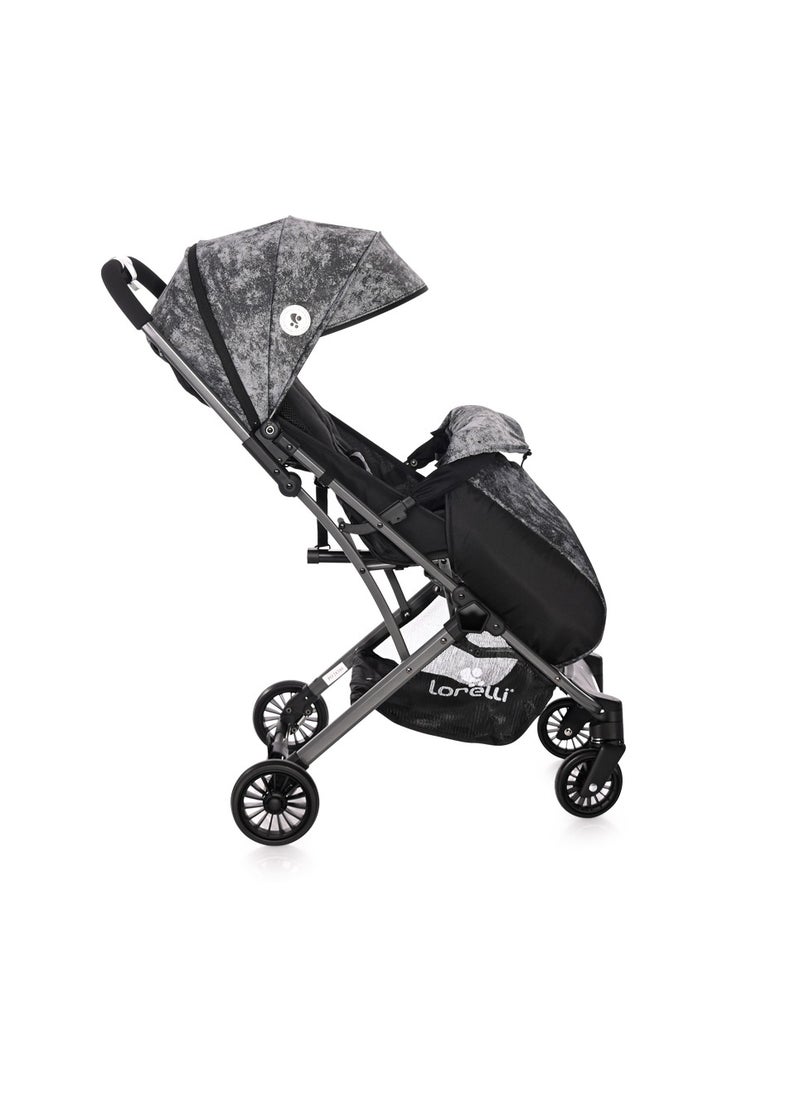 Baby Stroller Fiona Carbon Design - pzsku/Z139F3EB4FAFA8CE44089Z/45/_/1701335636/d9309866-af98-4bdf-8c6c-454d51089107