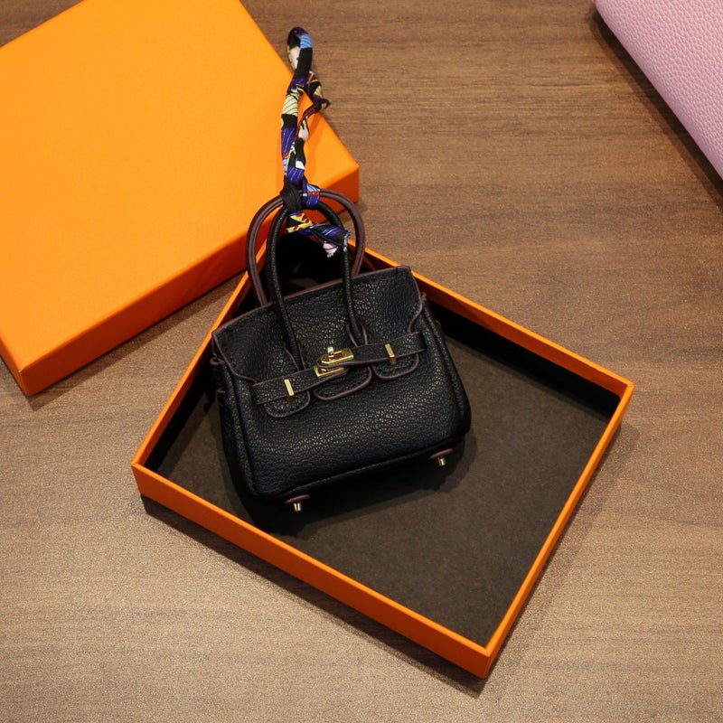 Mini Charm Bucket Bag Keychain Creative Cute Accessory for Keys, Earphones, and Lipstick - Image 1