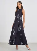 ستايلي أسود