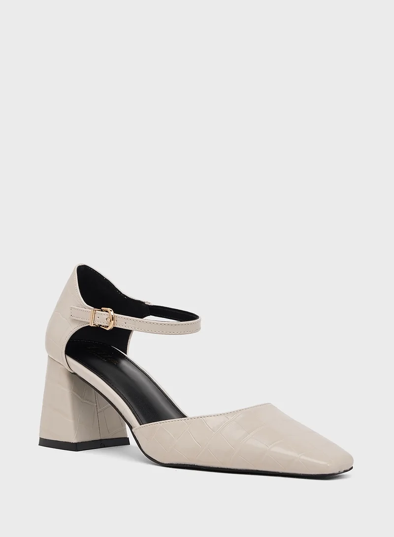 ايلا Ladies Block Heel Pump