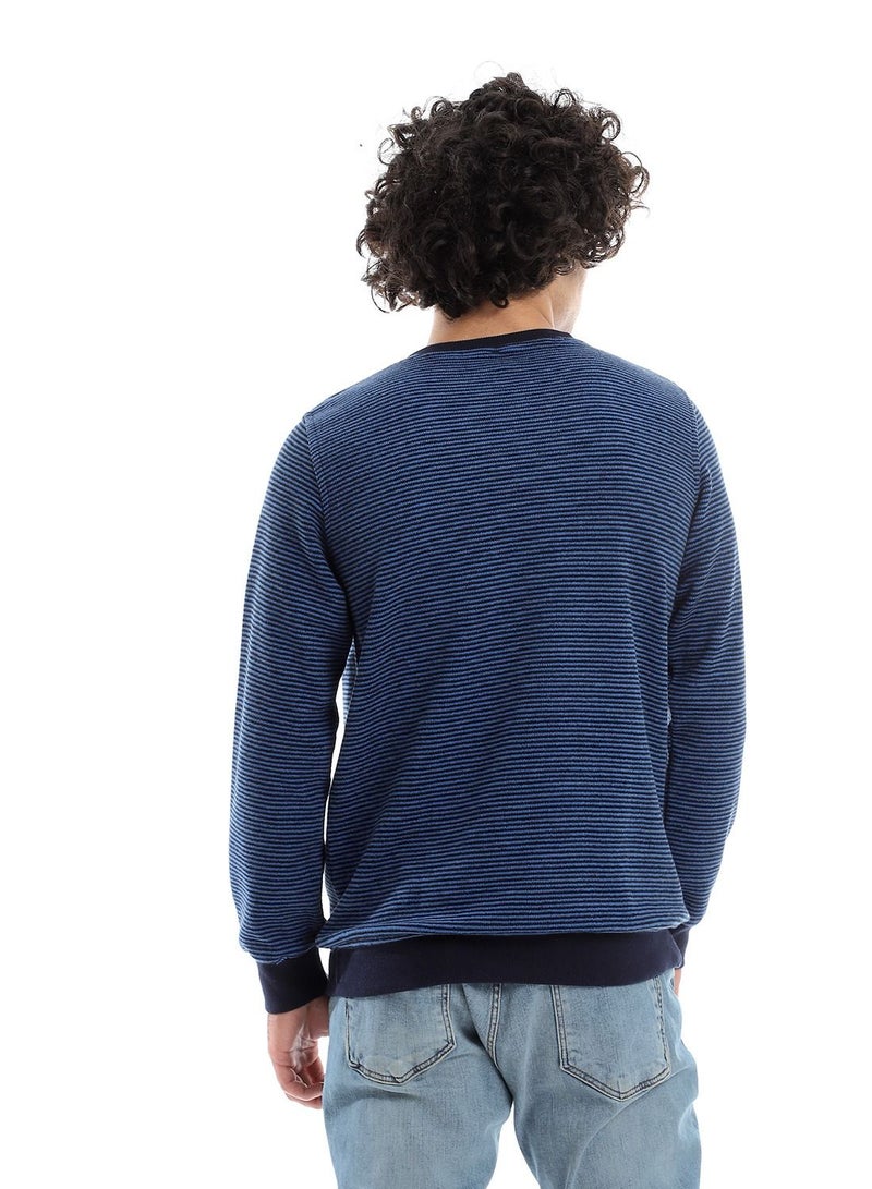 سيزار سويت شيرت رجالي مقلم برقبة دائرية - Image 3