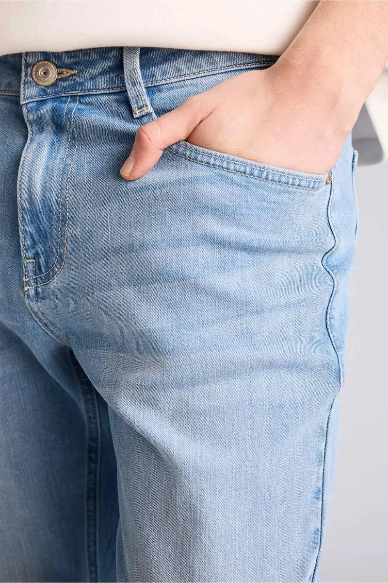Defacto  Sergio Regular Fit Normal Waist Jeans for Men | Best Price UAE