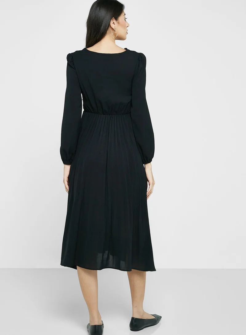ELLA Pleated Dress With Belt