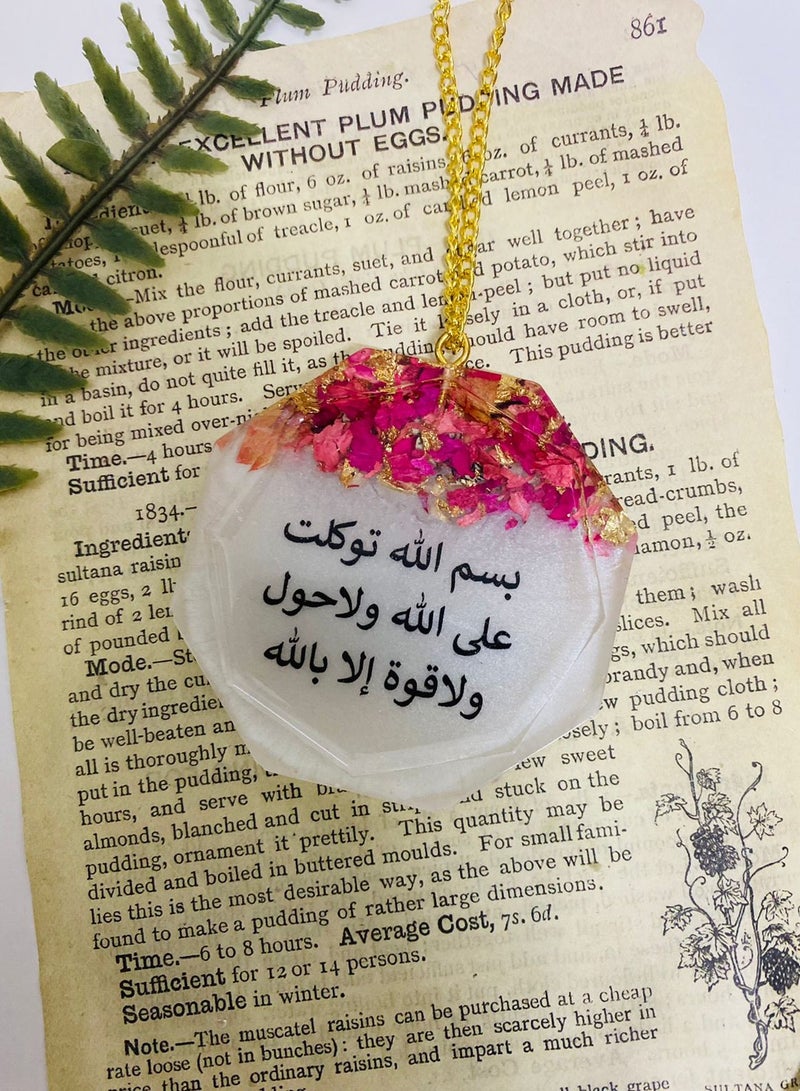 An elegant two-sided car decoration pendant embroidered with gold leaf and dried roses from luxurious resin - Image 3