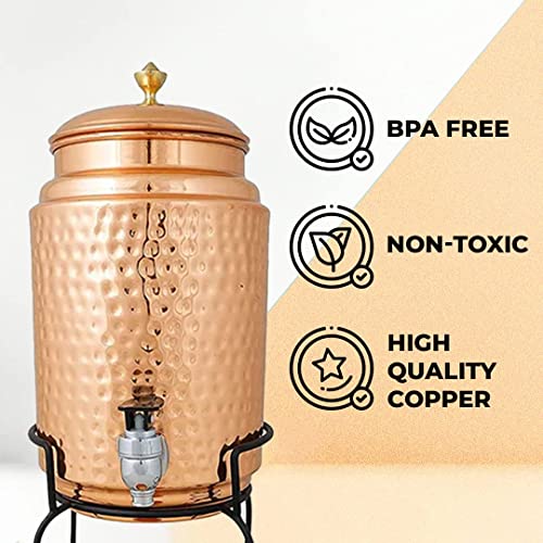 Kuber Industries صنبور مياه نحاسي بسعة 5 لترات من كوبر للصناعات مع حامل وكأس | خالي من مادة BPA، غير سام | بملمس مطروق، مقاوم للصدأ ومتين | مع فوائد صحية إضافية للنحاس | 5 لتر - Image 4