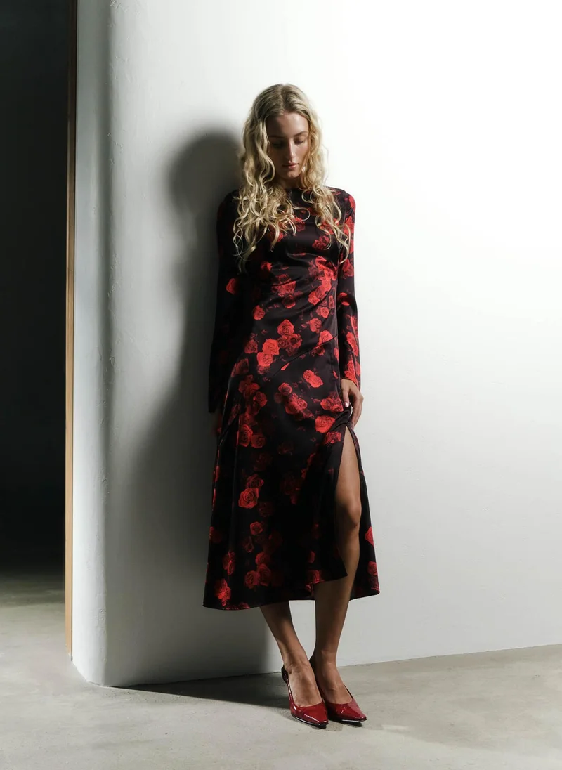 Lichi Midi dress in lightweight fabric with floral print