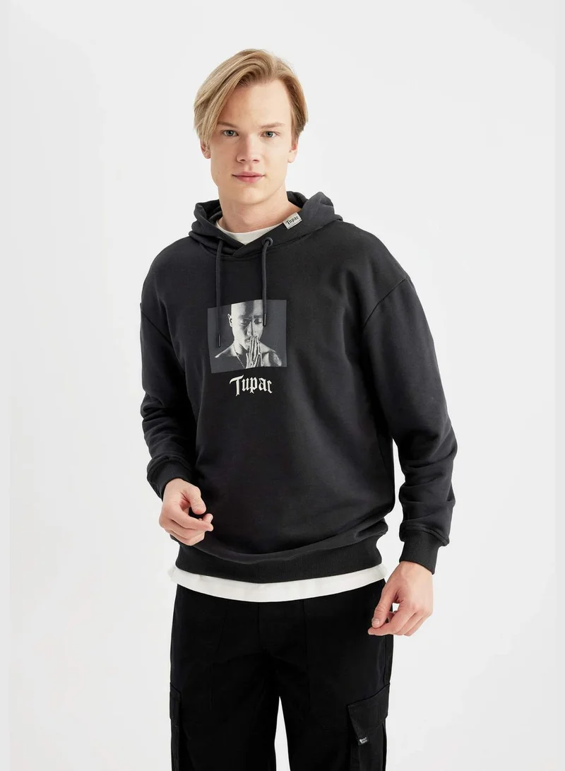 ديفاكتو Boxy Fit Tupac Shakur licensed Long Sleeve Sweatshirt