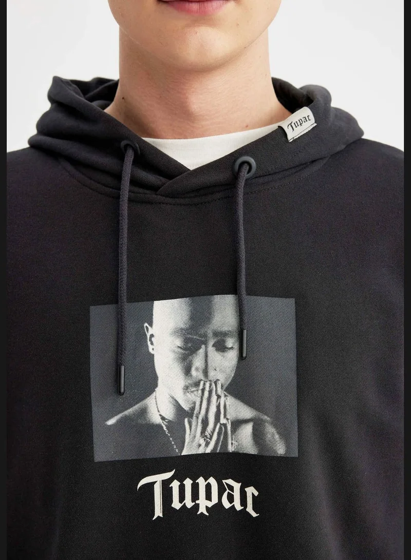 ديفاكتو Boxy Fit Tupac Shakur licensed Long Sleeve Sweatshirt
