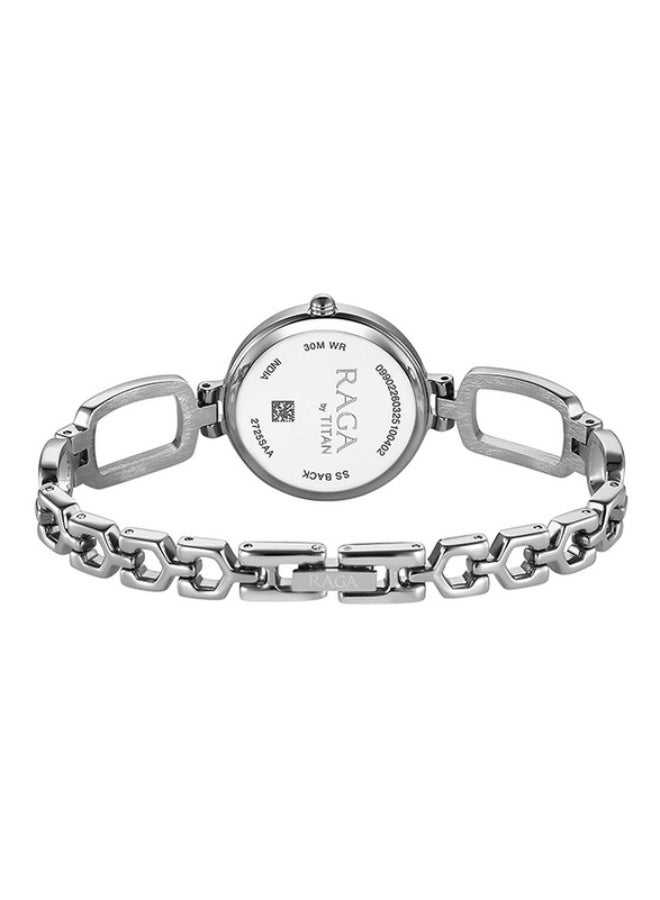 TITAN ساعة تيتان رجا التناظرية بقرص دائري فضي وسوار فضي للنساء - Image 5