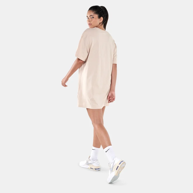نايكي فستان سبورتسوير ايسنشال للنساء