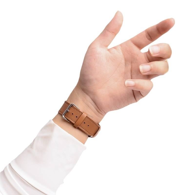 سوار ساعة ذكية سوار جلدي كلاسيكي متوافق مع Apple Watch بملاءمة قابلة للتعديل وحزام بديل باللون بني قابل للتعديل - Image 3
