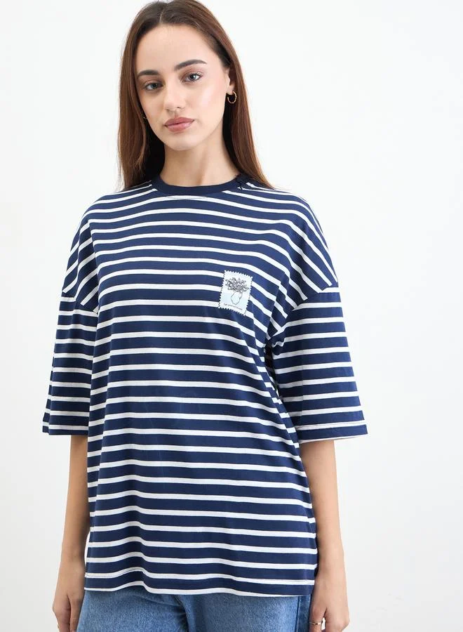 ستايلي تيشيرت مخطط بياقة دائرية