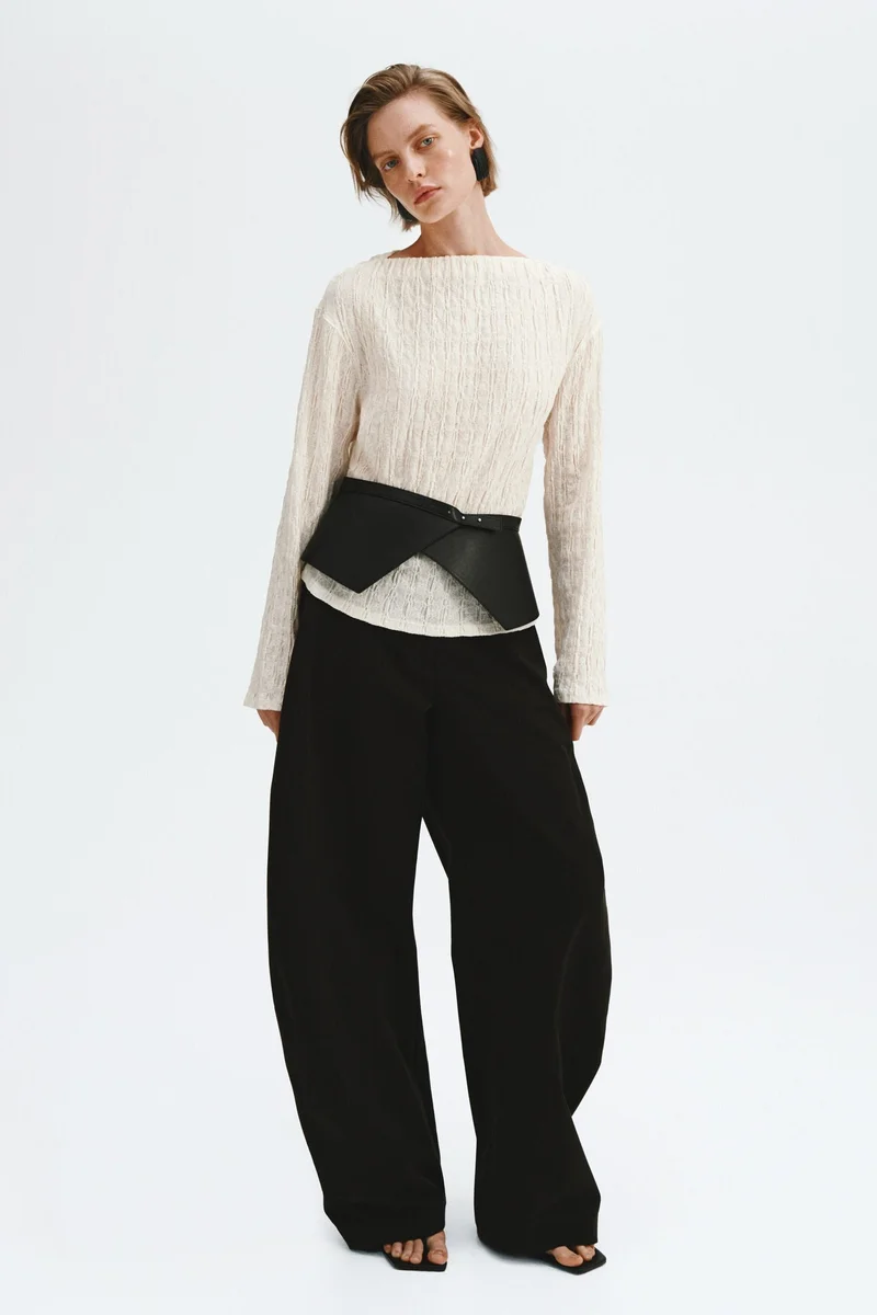 اتش اند ام بلوزة بقبة واسعة