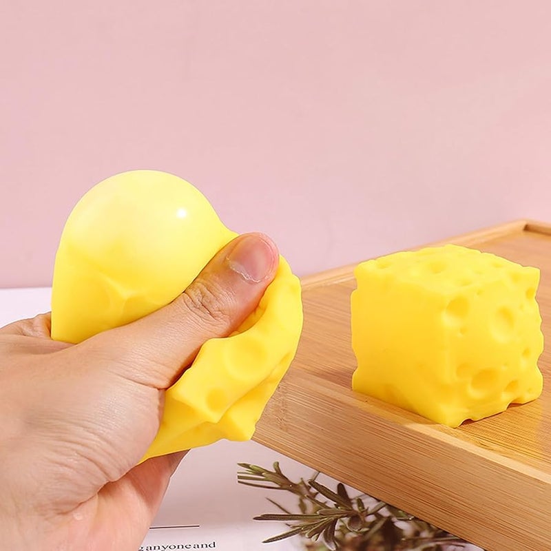 لعبة جبنة صفراء اسفنجية من اوكسكسجكاو، لعبة ضغط ناعمة بطيئة الارتداد، لعبة لطيفة مبتكرة لتخفيف التوتر، 1.97 انش، لهدايا حفلات البالغين والاسترخاء اليومي - Image 3