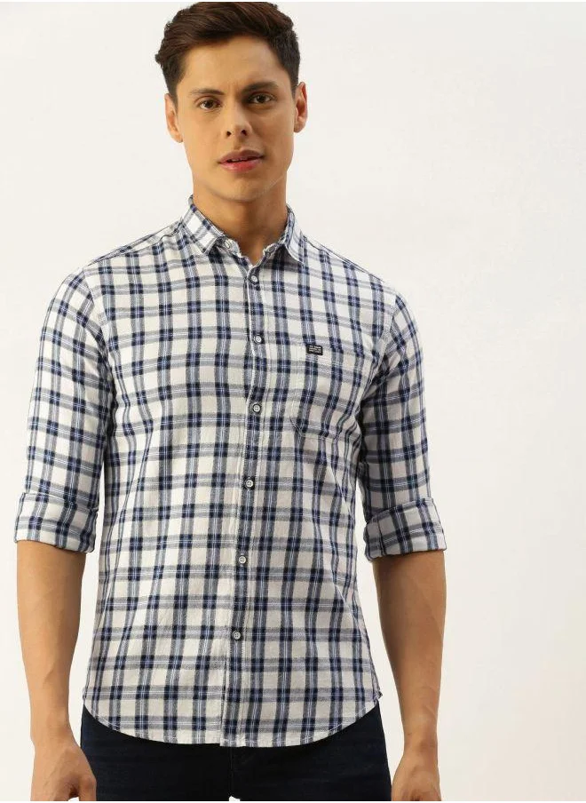 The Indian Garage Co Men Slim Fit Checkered Full Sleeves Spread Collar Casual Shirt