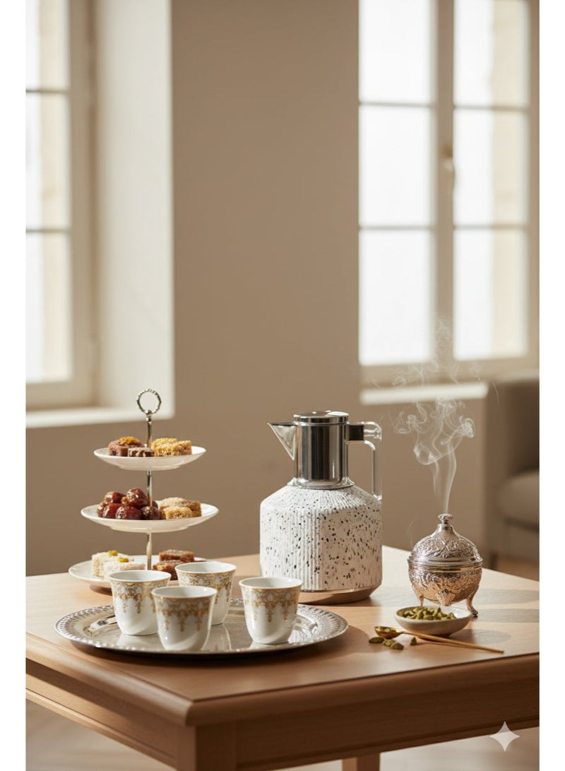 A thermos for tea and coffee designed with great ingenuity. - Image 2