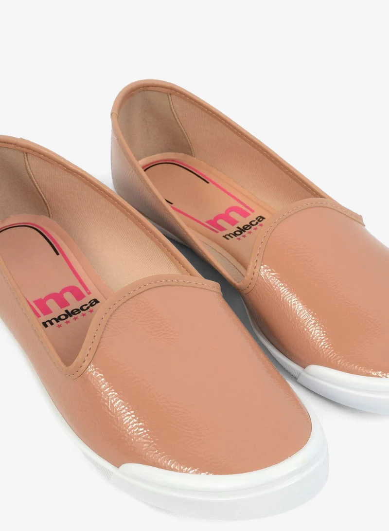 موليكا شباشب مسطحة مغلقة من الأمام