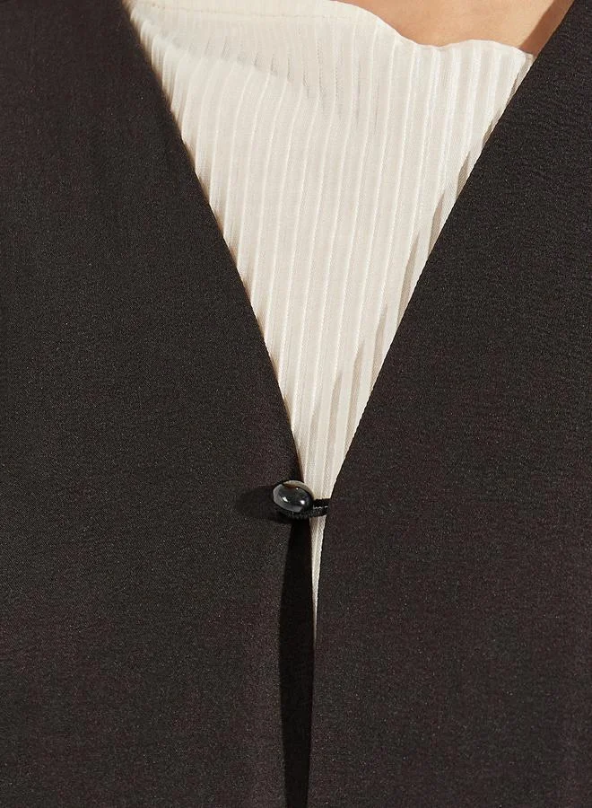 ستايلي Textured Abaya with Button Closure
